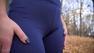 i tease fat cameltoe in yoga pants outdoors