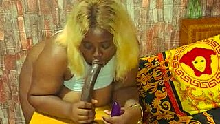 Sundaydogood614 shaved pussy homemade closeup tease