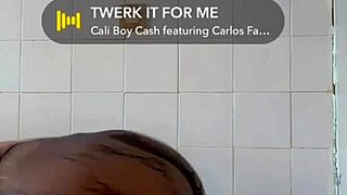 la dance du cul tremblent 🍑💦 ebony big ass shaking wild 😍