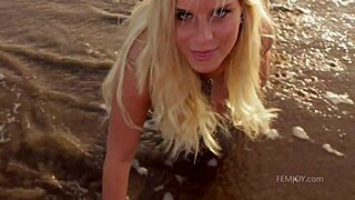 Marry Queen Teases Her Sensual Big Natural Tits!