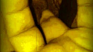 mi vecino fingers my pussy while husband works!! 😈