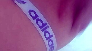 hey i masturbate my virgin pussy