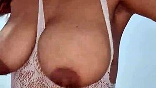 mi novia gime cuando la penetro sin condon y lleno su co�o de semen