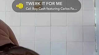 la dance du cul tremblent 🍑💦 ebony big ass shaking wild 😍