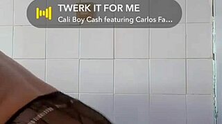 la dance du cul tremblent 🍑💦 ebony big ass shaking wild 😍