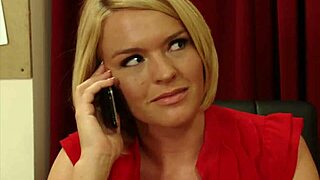 wenn die sekretärin länger bleibt sie will ficken hart