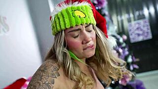 Grinch fucks Sara Blonde's throat and ass this horny Christmas