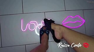 Steirinha Azul Issa Conte's Oiled Footjob Makes Cock Explode Cum