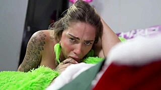 Grinch fucks Sara Blonde's throat and ass this horny Christmas