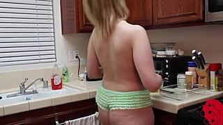 curvy siri's baking cookies but vibes her big pussy lips creamy