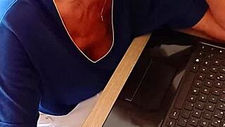 milf squirting hard at the office desk