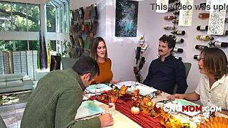 Freeuse Milfs Fuck Family During Wanksgiving Feast