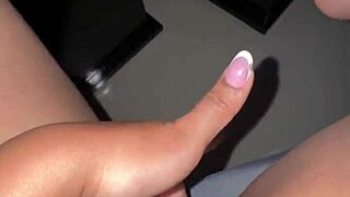 i need fingers deep in my juicy colombian pussy now