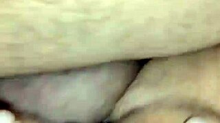 quieres ver como le meto la verga en el culo a esta madura culona?