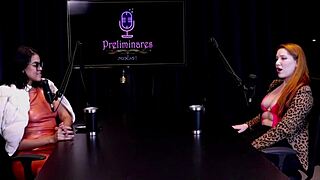 Ninfómana Natasha Fiore curada por swingers con sexo salvaje en rojo transparente