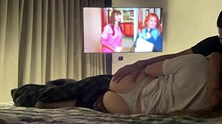 esta navidad mi hermanastra gime mientras la cojo en casa!