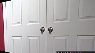 Rayveness Milf Masseuse Sucks Big Cock