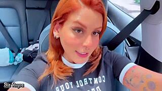 boquetão gostoso no carro até ganhar muitoooo leitinho!!!
