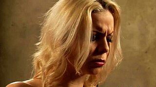 watch big ass slave masturbate fingering pussy for mistress 👀🔥