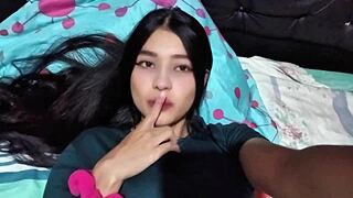 JUEPUTA licks RICOs toys backstage RED hot