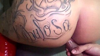 Gostosa colegial implorando pra levar pica dura no cuzinho