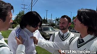 Dee sees Elias work hard vs bullies won't quit 😤💪🍑