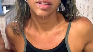 belinha hotwife flashes double dose seducing delivery guy then uber moto takes two mouth cumshots