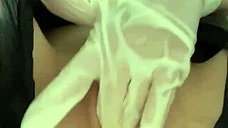 Wet latex babe fingers shaved slit close!