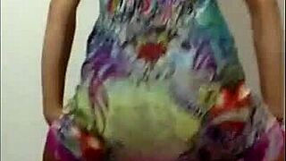 bold twerking babe shakes massive ass seductively