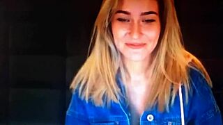 Blonde Webcam Rubia Chaturbate Live Chat Session