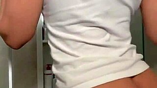 curvy big ass webcam babe spreads masturbates her huge cheeks wide