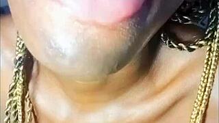 i luv showin off my phat suckin lips... drinkin all that hot cum yum!