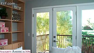 alexis fawx quickie blowjob before husband home?