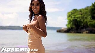 putri cinta shakes big ass and tits poolside till horny
