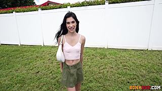 delilah dagger takes on the whole bus ride