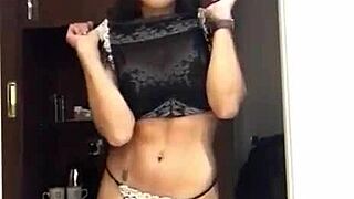 sexy girl shakes ass in nude dance