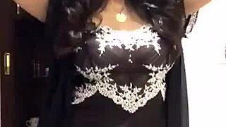 sexy girl shakes ass in nude dance