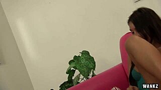 Deanna dare's rough handjob wank frenzy