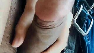 wanna watch beautiful nri girlfriend masturbate juicy pussy in car?
