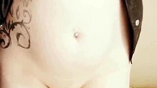 wanna see this kinky milf squirt outdoors after public anal sucking?