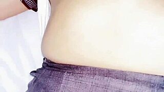 follando con linda colegiala en miniskirt que gime fuerte