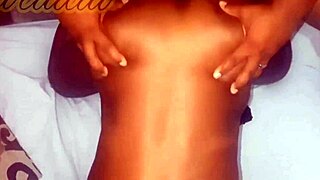 socando gostoso no cuzinho da minha preta safada e gozando tudo