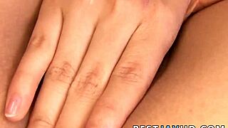 how does this fucktoy vibe push aois tight japanese pussy to uncensored climax?