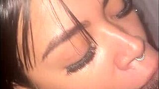 omg this sexy girl gives the most amazing sloppy deepthroat ever ugh