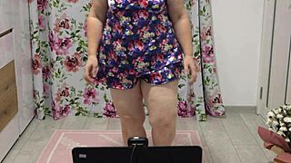 damn look at this juicy pawg shaking in panties for cam!