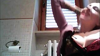 omg watch my real squirting orgasm clit close up makes me crazy wet!