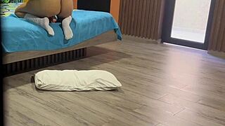 hijastra enorme culo dildo anal uniforme escolar