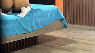 hijastra enorme culo dildo anal uniforme escolar