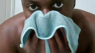 i stretch and massage my face while jerking to remixes hun