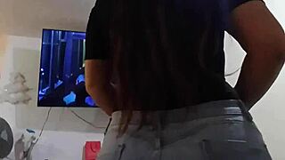 Latina Culona Shakes Huge Ass!